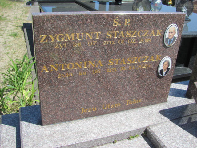 Piotr Satławski Koprzywnica - Grobonet - Wyszukiwarka osób pochowanych