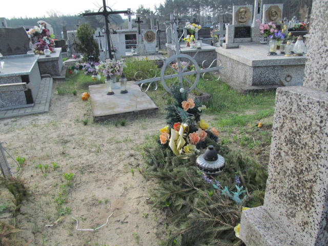  NN Koprzywnica - Grobonet - Wyszukiwarka osób pochowanych